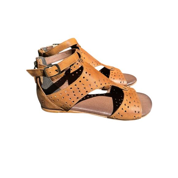 ROAN by BED STU Kit Cutout Sandals NWOT/NWOB Size 9 $125 MSRP - Picture 2 of 12